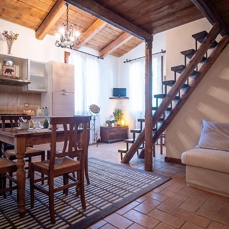 Il Castellaro Bed & Breakfast Borghi Bagian luar foto