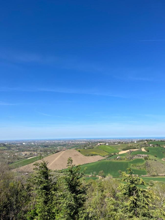 Il Castellaro Bed & Breakfast Borghi Bagian luar foto