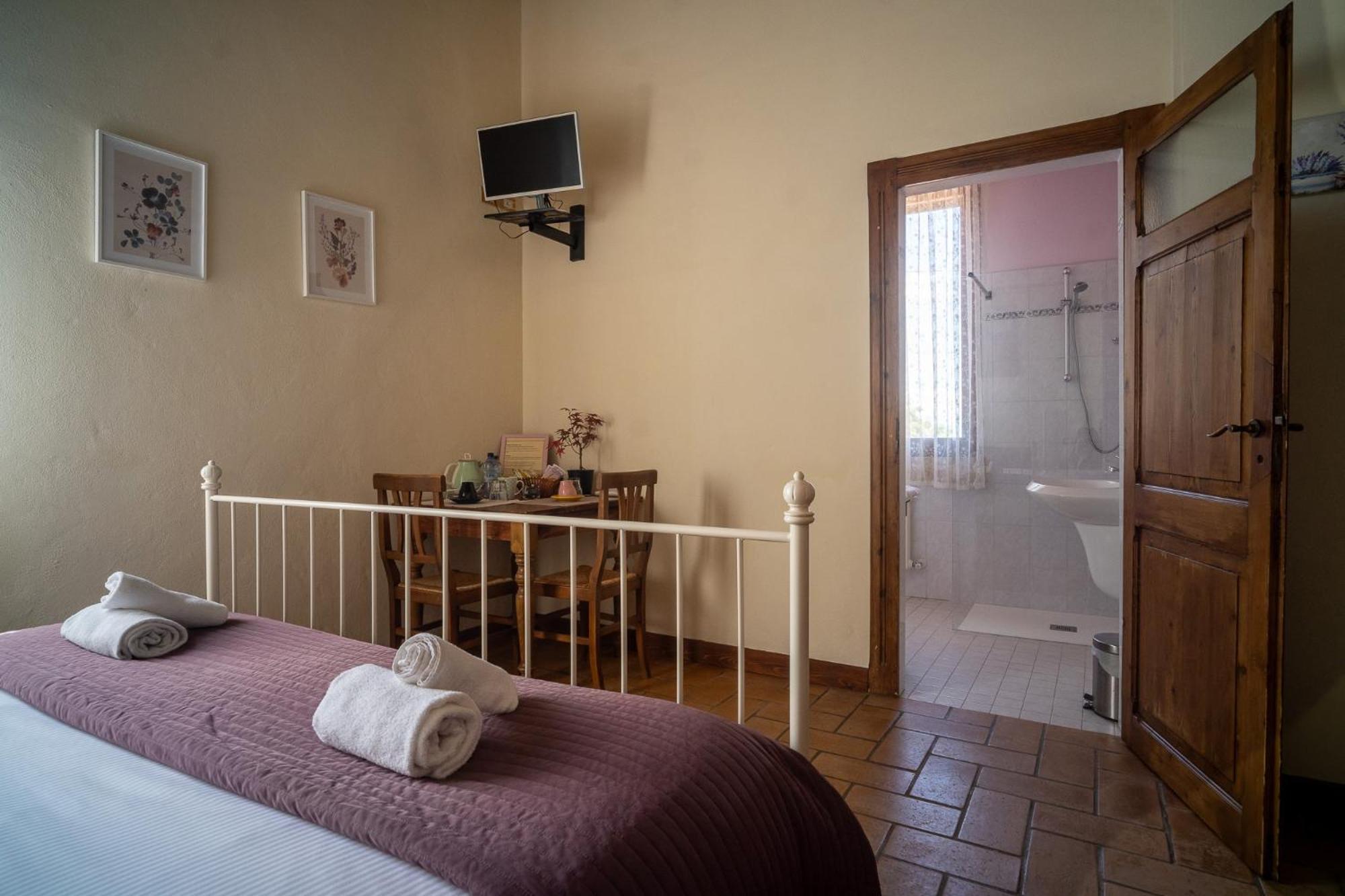 Il Castellaro Bed & Breakfast Borghi Bagian luar foto