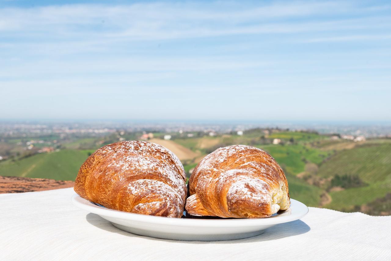 Il Castellaro Bed & Breakfast Borghi Bagian luar foto